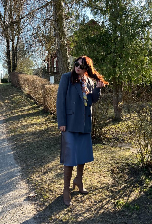 Melsvai pilkas sijonas "Švelnutis"