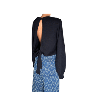 tamsiai melynas megztukas