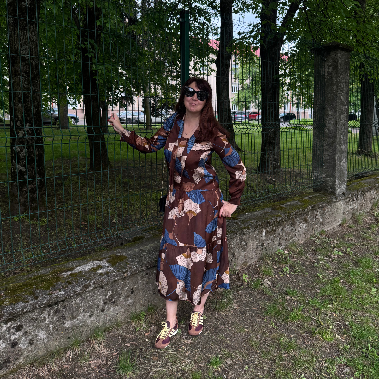 Ruda marga suknelė